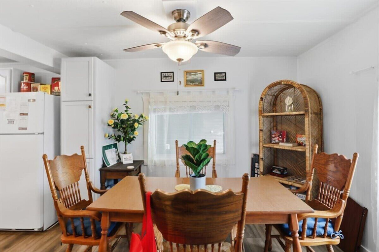 Dining 3, Lake Ozark Getaway With Fire Pit & Flat Lot, Miller