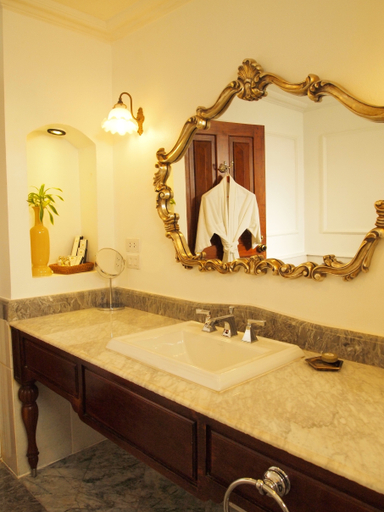 Bathroom 5, Dhavara Boutique Hotel, Vientiane