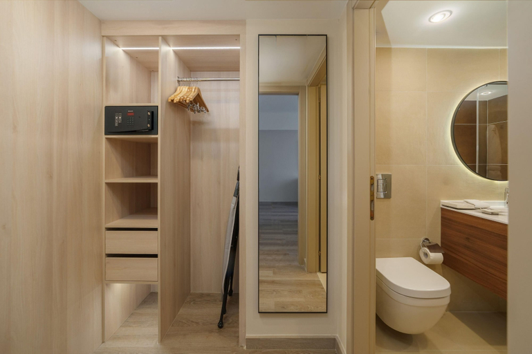 Bathroom 5, Hyatt Regency Bishkek, Bishkek