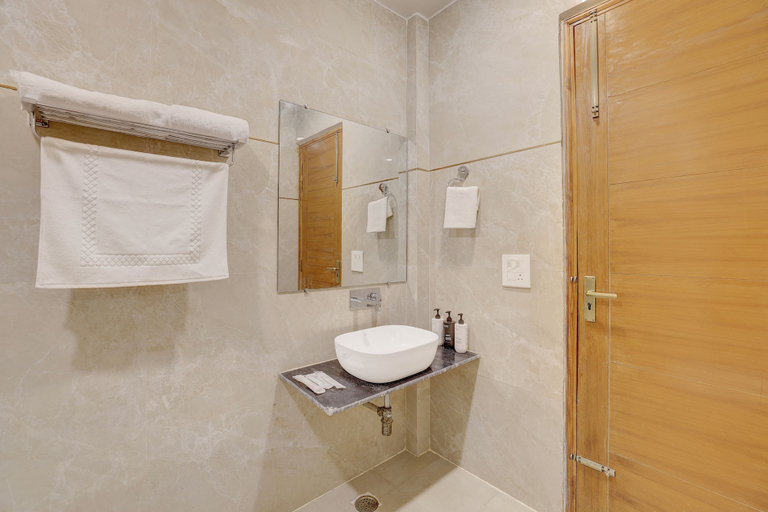 Bathroom 2, Alaya Stays Zinnia 2BHK Apartment, Gautam Buddha Nagar