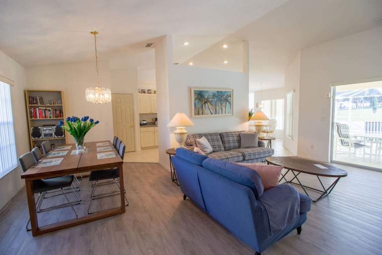 Room 3, Villa Lovie Charming 4-bed 3-bath With Pool spa, Citrus