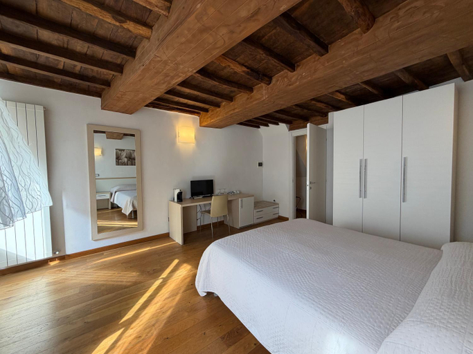 Bedroom 4, La Dolce Vita, La Spezia