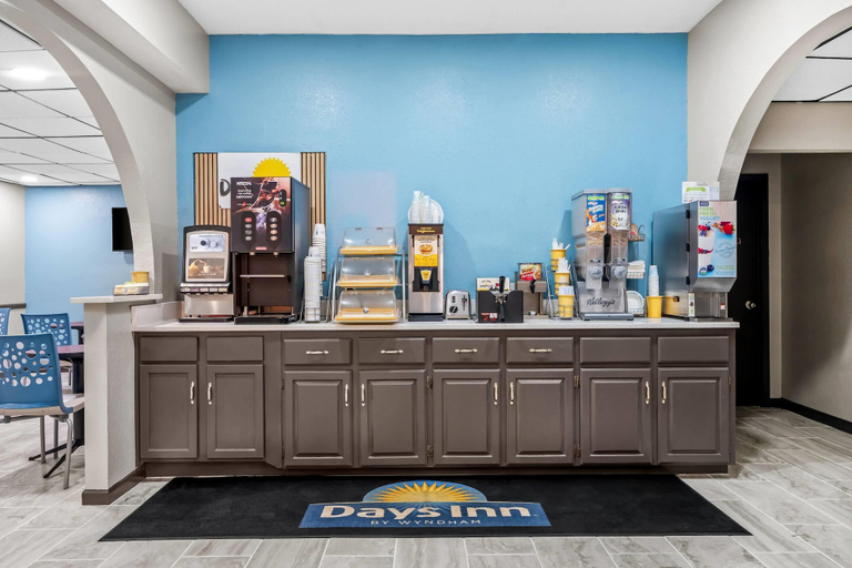 Food & Drinks 5, Days Inn by Wyndham Troy, Pike