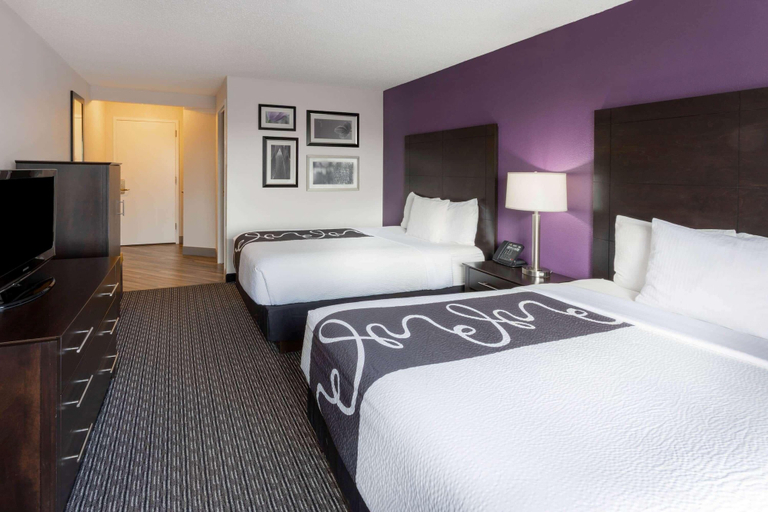 Bedroom 3, La Quinta Inn & Suites Bloomington West 2011, Hennepin