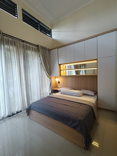 Others 3, Villa Kusuma Pinus M12, Malang