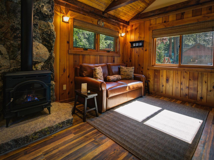 Others 5, Cedar Glen Lodge, Placer