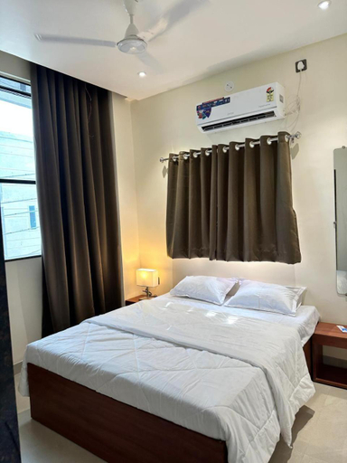 Others 4, LEO Deluxe & Suite Room, Solapur