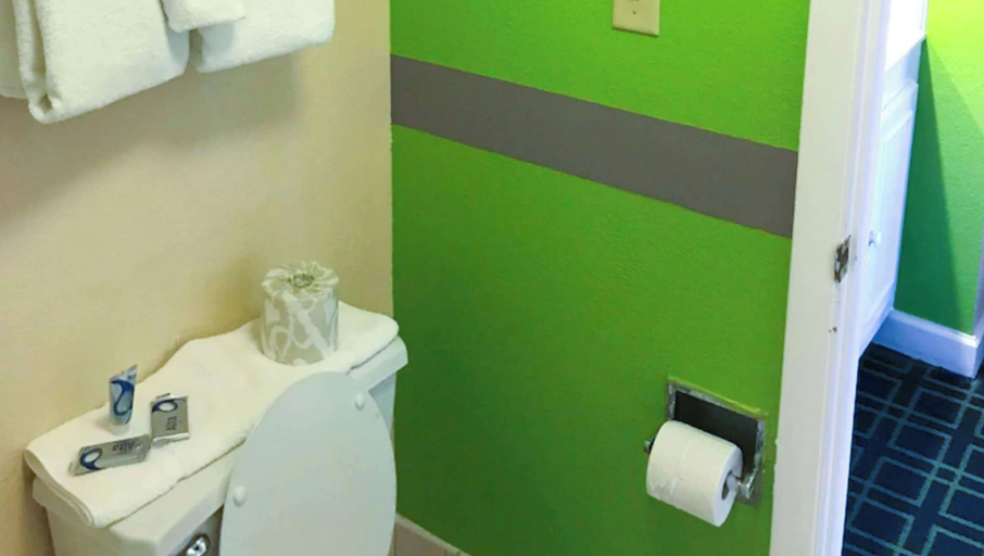 Bathroom 4, Magnuson Hotel Virginia Beach, Virginia Beach