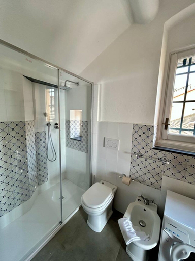 Bathroom 4, JOIVY Camogli il Terrazzino e il Mare, Genova