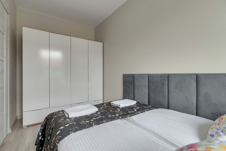 Room 2, Mostek 2101 PinkGray by Grand Apartments, Gdańsk City