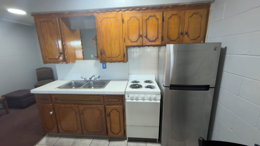 Room 4, Ada Inn & Suites, Pontotoc