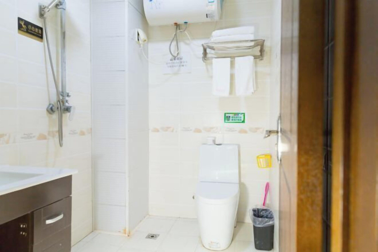 Bathroom 3, Heihe Bianguan Mingyue Hotel, Heihe