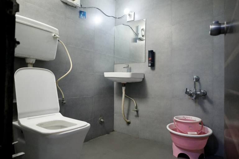 Bathroom 3, Hotel Gold Leaf,Ahmedabad, Ahmadabad