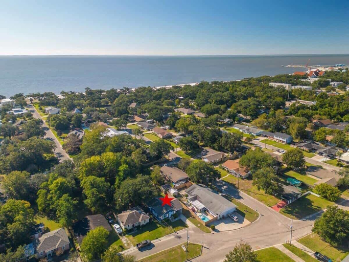 Aerial view, The Cozy Blue Cottage, Harrison