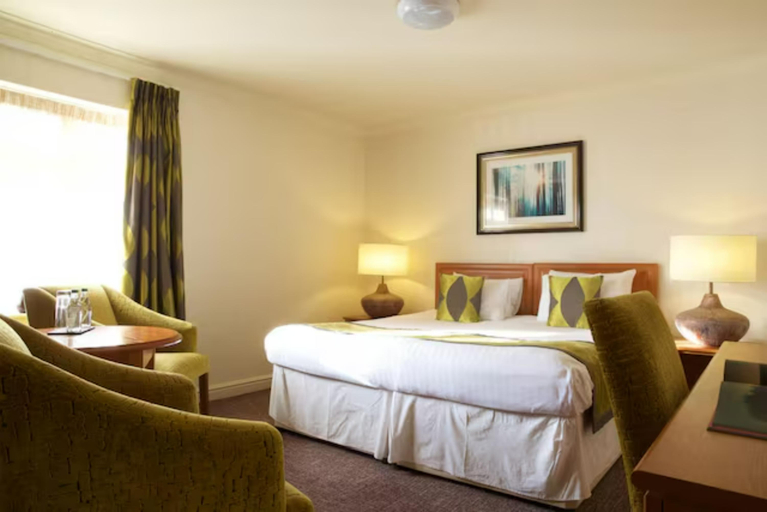 Bedroom 3, Wrexham Llyndir Hotel by Belvilla, Wrexham