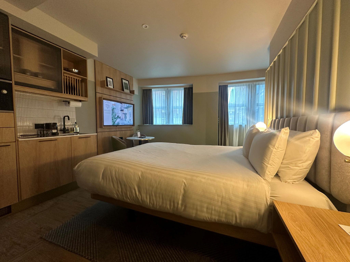 Bedroom 1, master St. Paul's, London