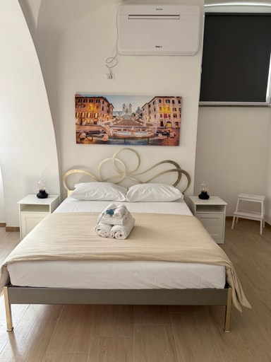 Room 2, La Sator, Rome