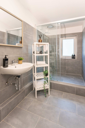Room 4, Villa Rheinsteig Sauna-whirlpool-kino, Mayen-Koblenz