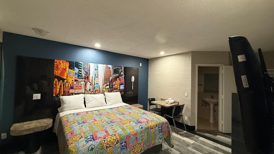 Room 2, Midway Motel, Suffolk
