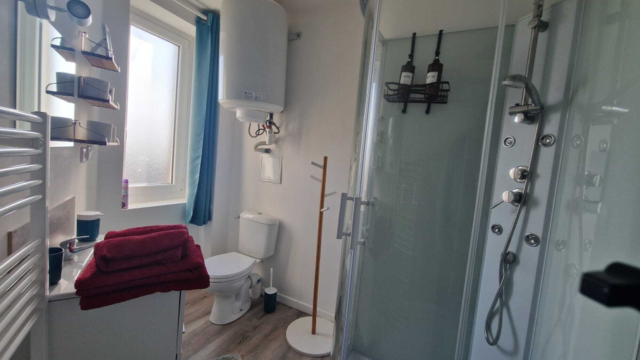 Bathroom 5, Residence Kelys, Pas-de-Calais