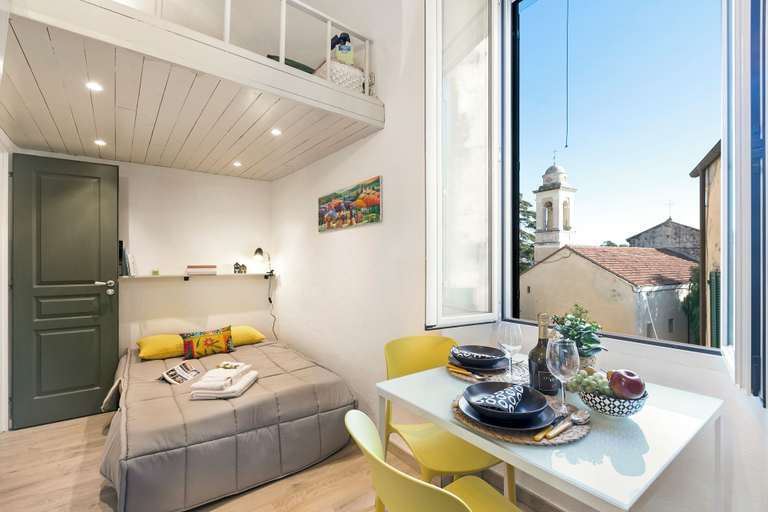 Room 3, La Torretta Holiday Home With Terrace, Sanremo, Imperia