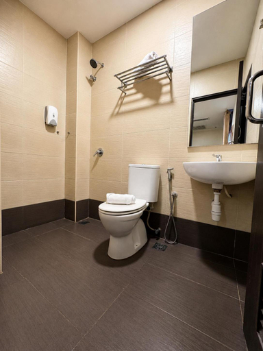 bathroom 13