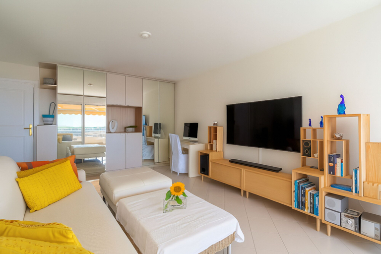 Room 3, High-end Residence With Pool and Panoramic Views, Alpes-Maritimes