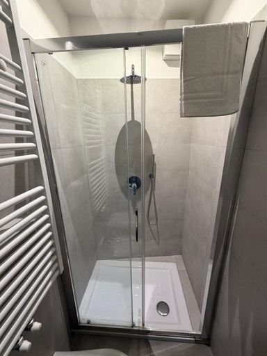 Bathroom 2, Castle Rhythm, Trento