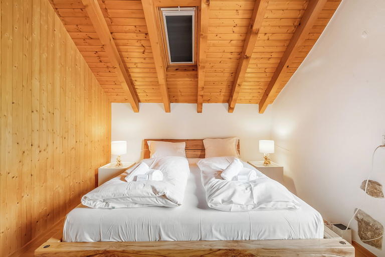 Room 1, Casa Eyrie Centovalli 3BR Chalet - Happy Rentals, Locarno