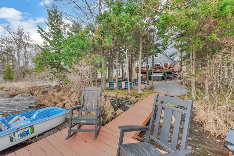Interior 2, Lakefront Hot Tub Kayaks High End Peaceful, Monroe