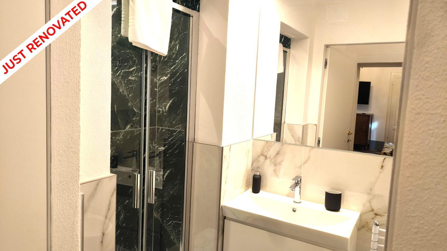 Bathroom 5, Tenuta di Megognano, Siena