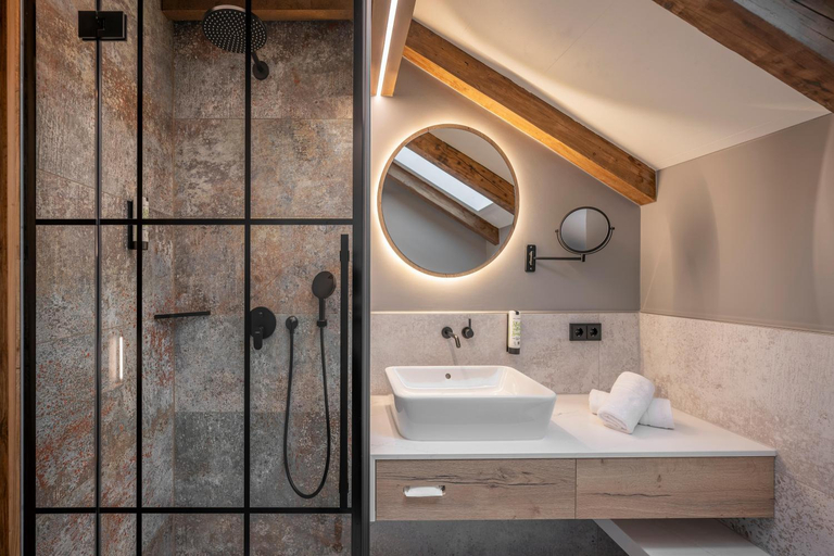 Bathroom 3, Hotel Schafflerwirt, München