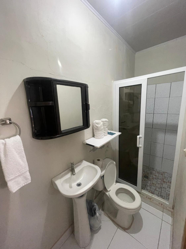 Bathroom 3, APARTA HOTEL PALMEROLA, Comayagua