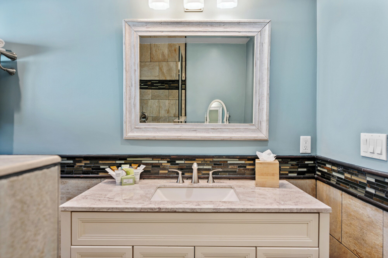 Bathroom 4, Brisas Del Mar, Inn At The Beach, Santa Barbara