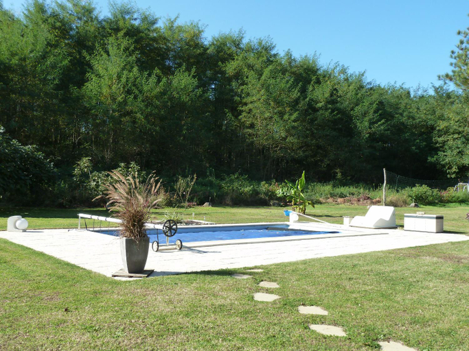 Others 3, gite, Gironde
