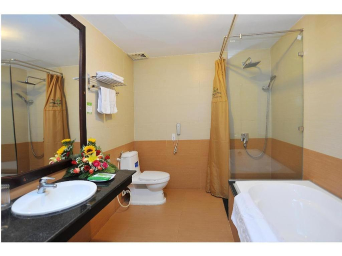 Bathroom 4, Bamboo Green Hotel, Da Nang