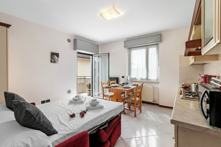 Room 5, Casa Elena - Mountain View Balcony and Parking, Trento