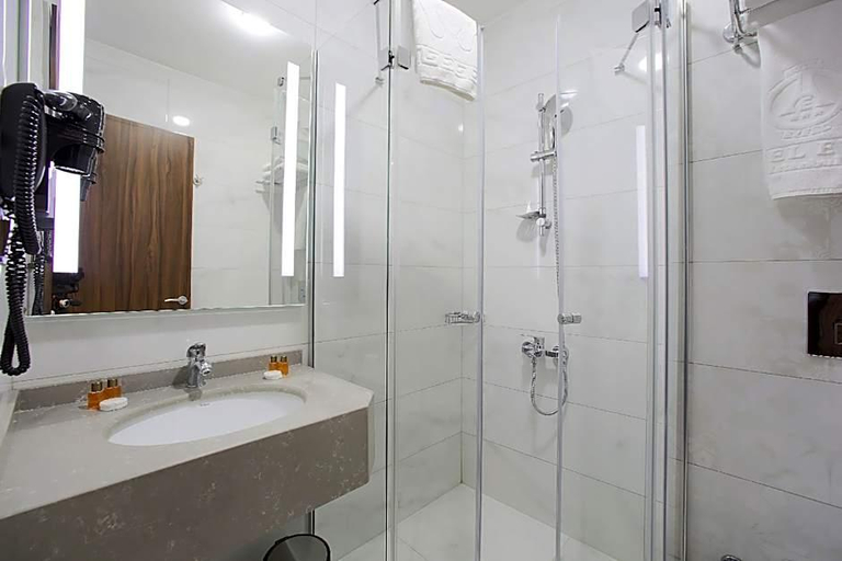Bathroom 5, Eyfel, Fatih