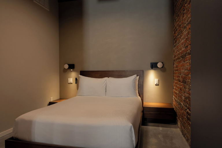 Room 4, The Pomerantz Hotel by Sosuite, Philadelphia