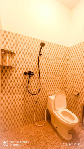 Bathroom 5, D' Tegal House, Gianyar
