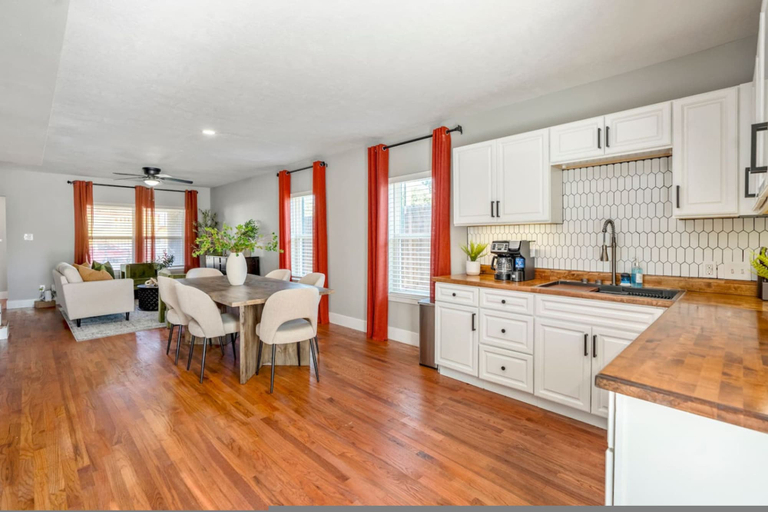 Room 2, 2-bedroom - Equipped Kitchen - Gated Parking, Houston