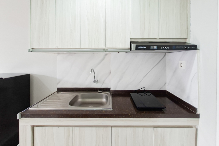 Others 4, Restful and Serene Studio Room at Apartment Trimezia - Beverly By Travelio, Tangerang