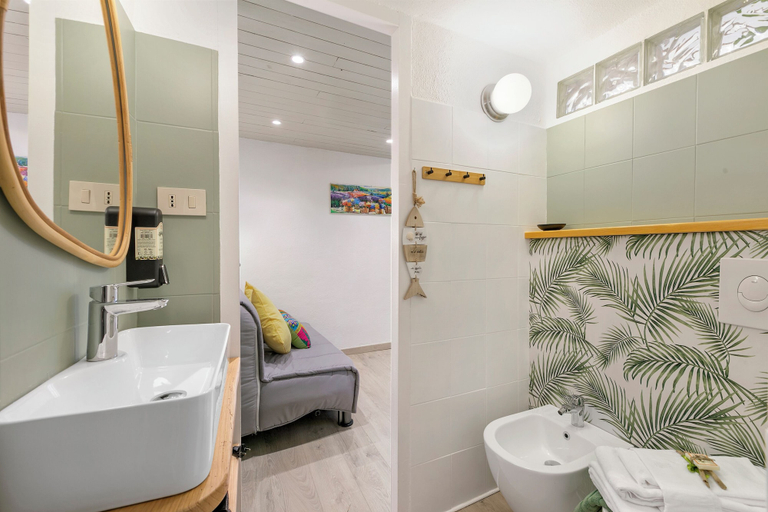 Bathroom 5, La Torretta Holiday Home With Terrace, Sanremo, Imperia