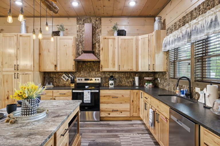 Private kitchen 3, Grand Splash Lodge 6 Bedroom Cabin, Sevier