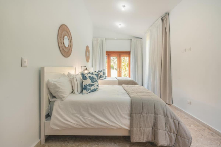 5, Tropical Villa With Pool at Green Village B843, San Rafael del Yuma