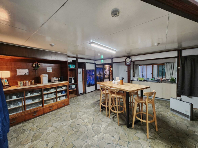 Shared kitchen facilities 4, Snow Monkey Lodge - Hostel, Yamanouchi