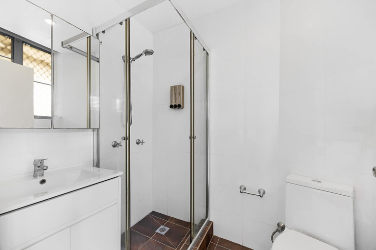 Room 3, Metawise Harbour View Studio Kirribilli, Sydney