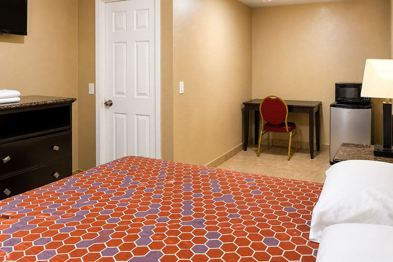 Bedroom 2, Sai Park Motel, Los Angeles