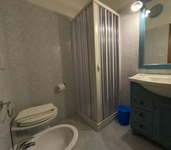 Bathroom 4, The Whale B&B, Sassari