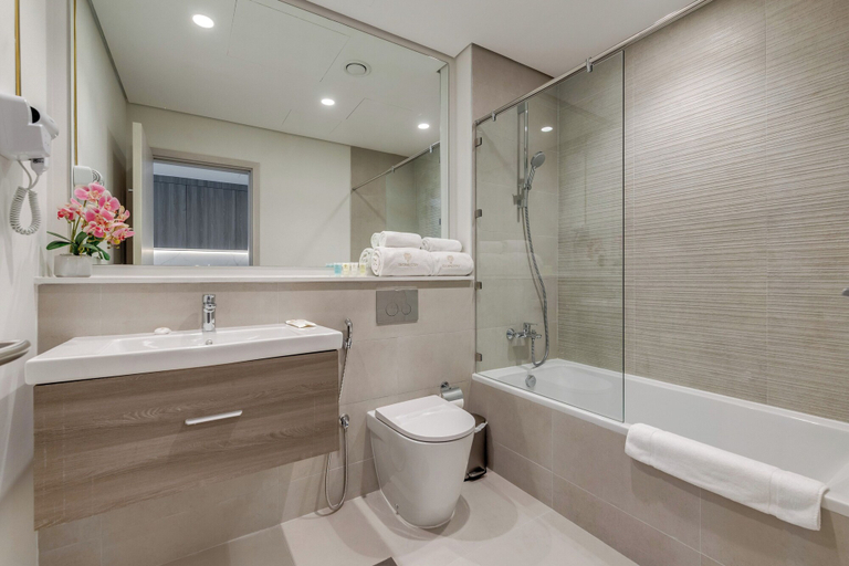 Bathroom 4, GLOBALSTAY Abu Dhabi Yas Golf Collection, Yas Island